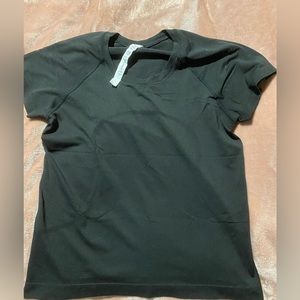 Lululemon Swiftly Tech Short sleeve 2.0 Race Length worn 3 times